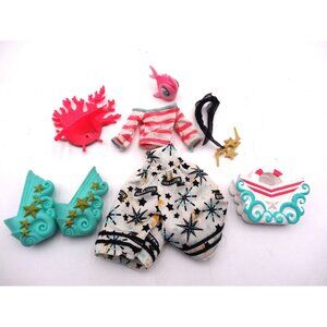 Monster‎ High Doll Shipwrecked Lagoona Blue Nautical Outfit and Pet Fish